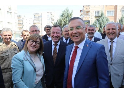 Valimiz Sn. Kemal Çeber, Büyükşehir Belediye Başkanımız Sn. Fatma Şahin, İlçe Kaymakamımız...