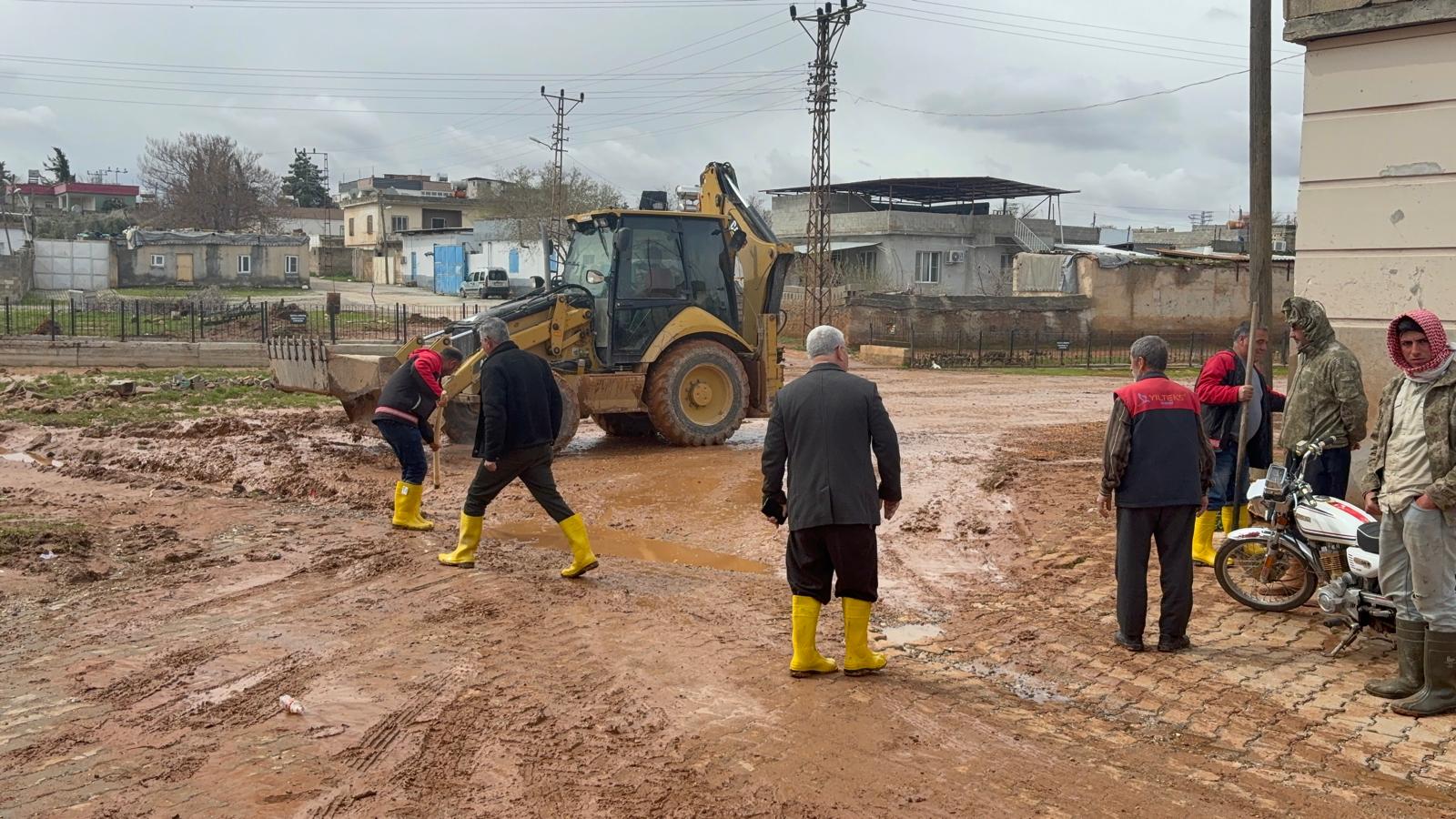 Nizip Belediyesi Selin Etkilediği Bölgelerde Aralıksız Çalışıyor