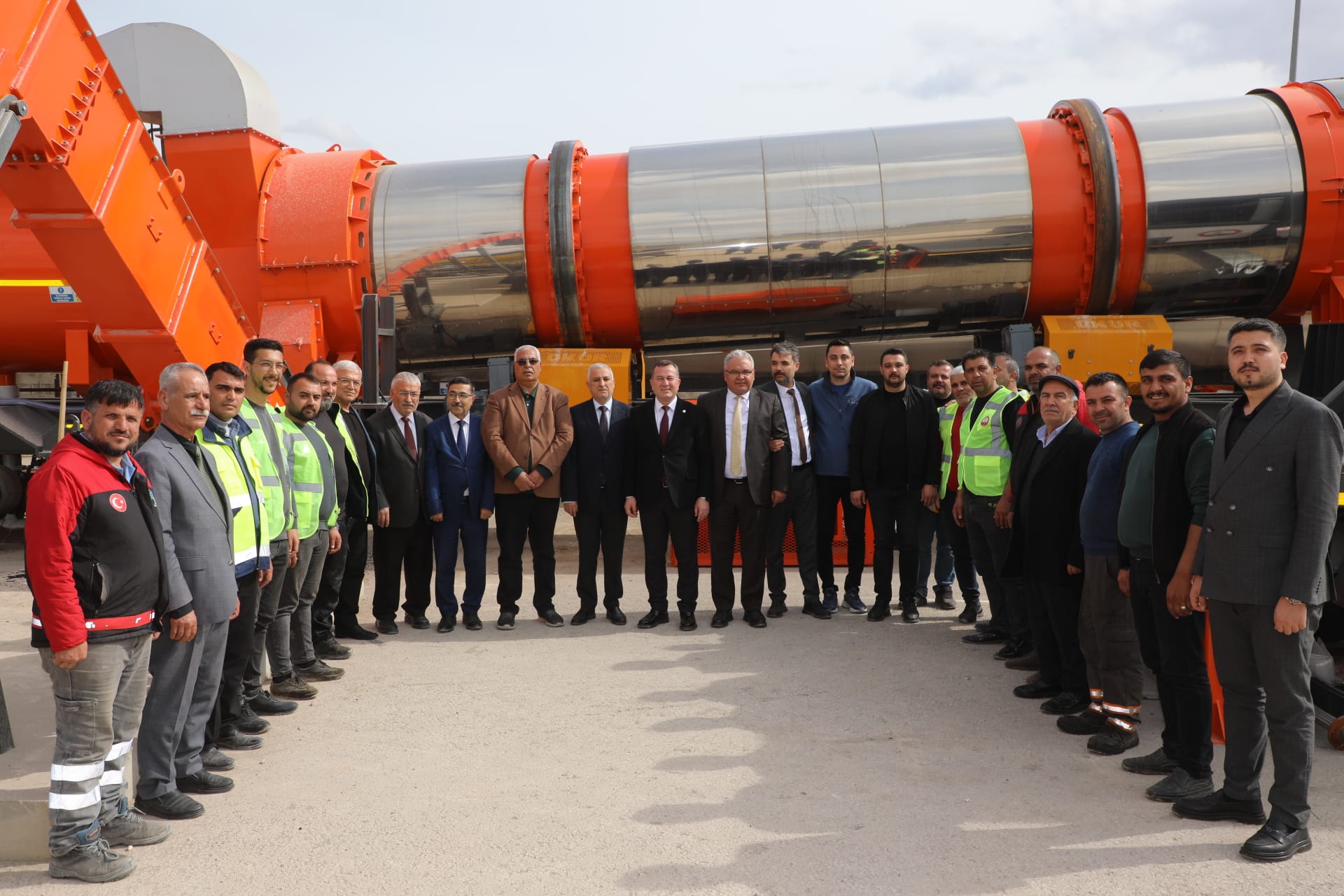 Nizip'te 40 Yıllık Asfalt Şantiyesi Yenilenerek Hizmete Açıldı