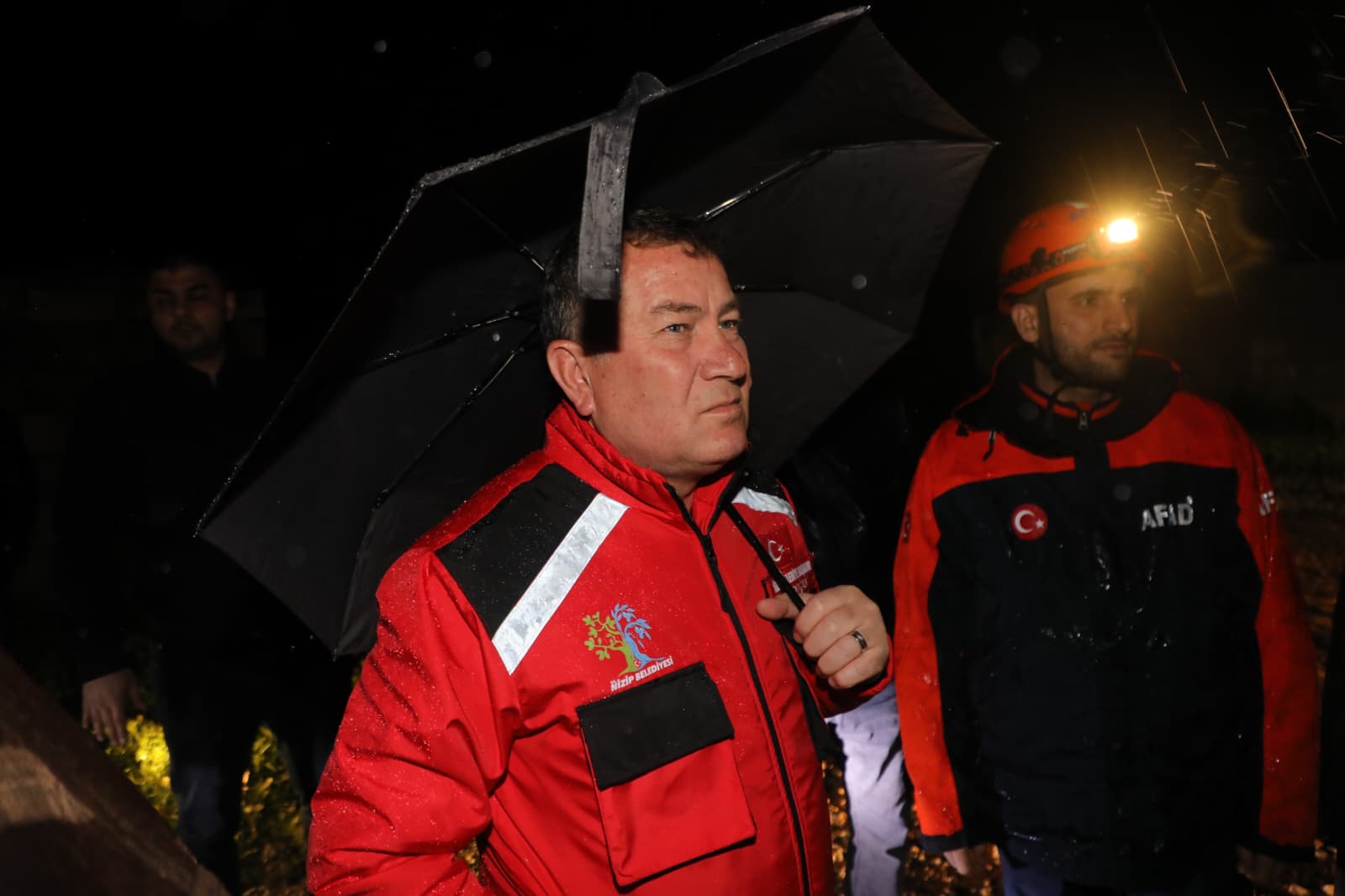 Selde Mahsur Kalan Vatandaşlar Ekiplerin Müdahalesiyle Kurtarıldı